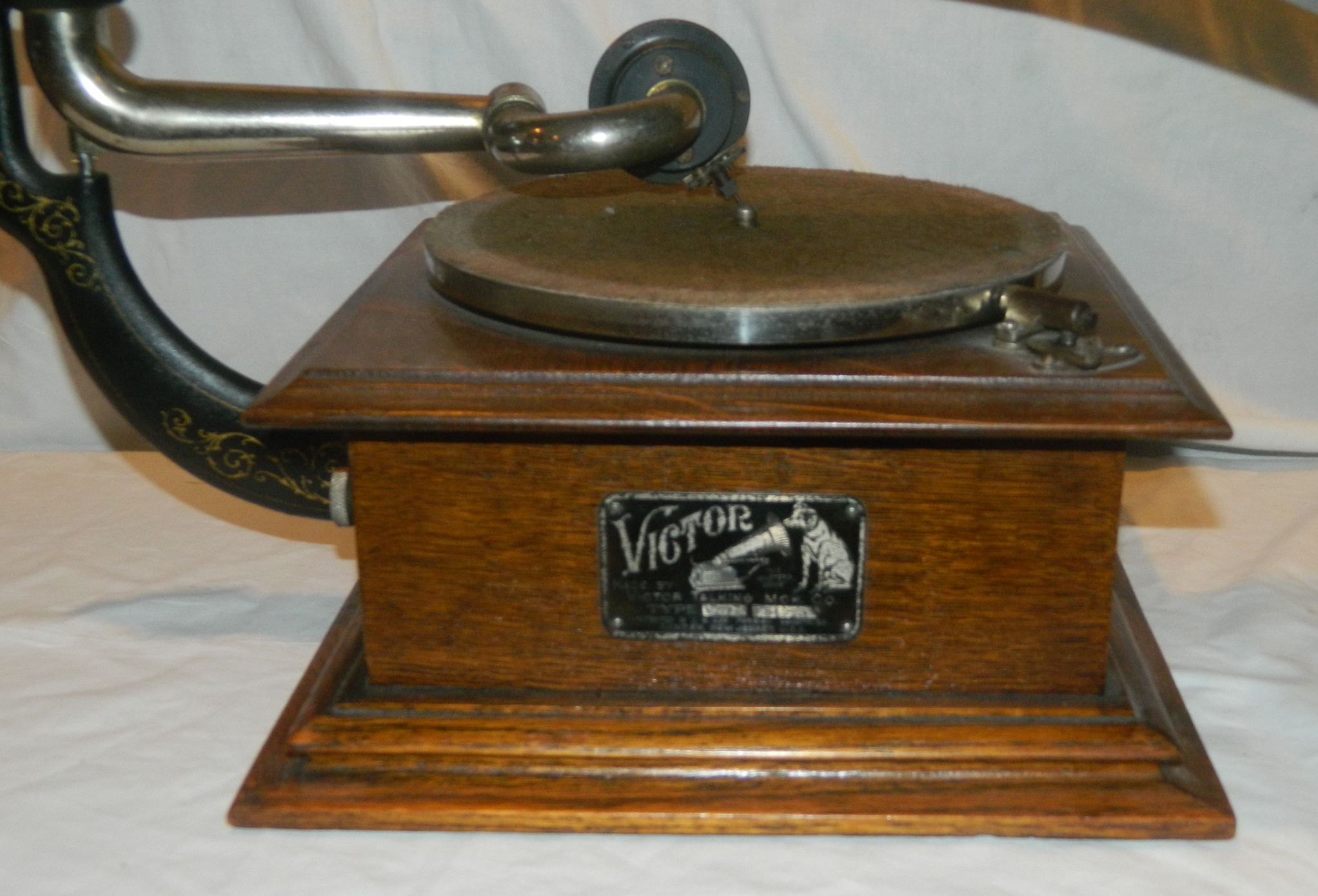 Reproduction steel phonograph needles, bamboo needles, records, radios